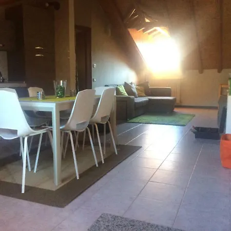 Apartment Mansarda Spaziosa Con Posto Auto Esino Lario