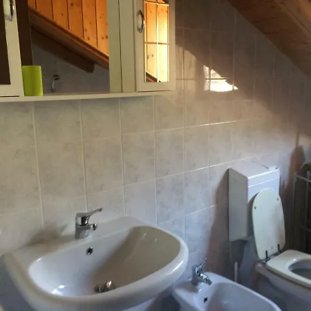 Mansarda Spaziosa Con Posto Auto * Esino Lario