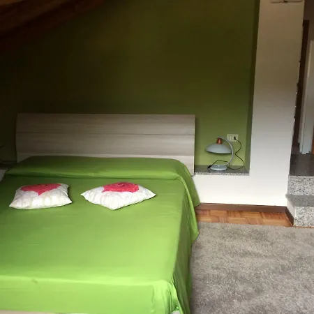 Mansarda Spaziosa Con Posto Auto * Esino Lario