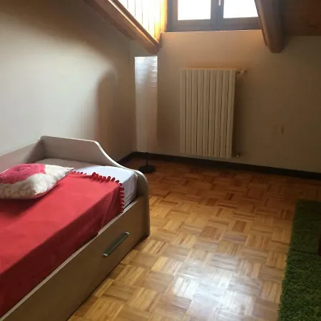 Appartement Mansarda Spaziosa Con Posto Auto Esino Lario